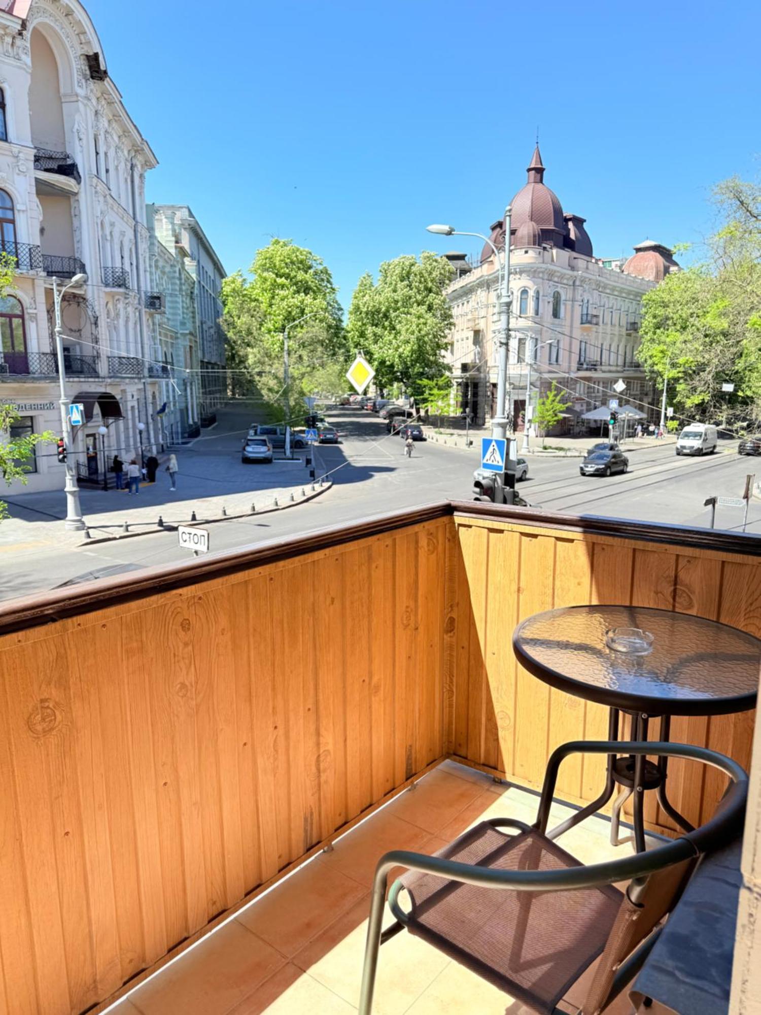 Светлая Квартира Leilighet Odessa Eksteriør bilde